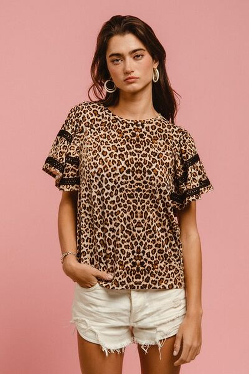 Bibi Leopard Crochet Trim round Neck Short Sleeve Top