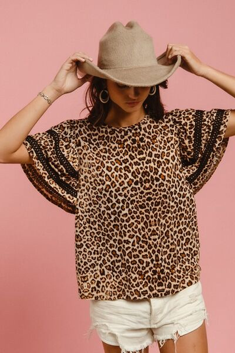 Bibi Leopard Crochet Trim round Neck Short Sleeve Top